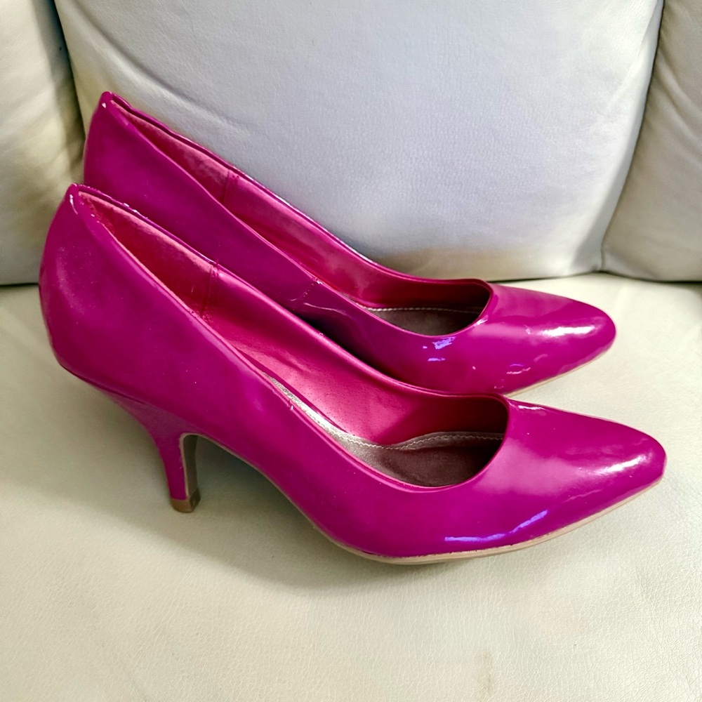 QUPID PUMPS HOT PINK FUCHSIA VEGAN PATENT SIZE 8 NWOT